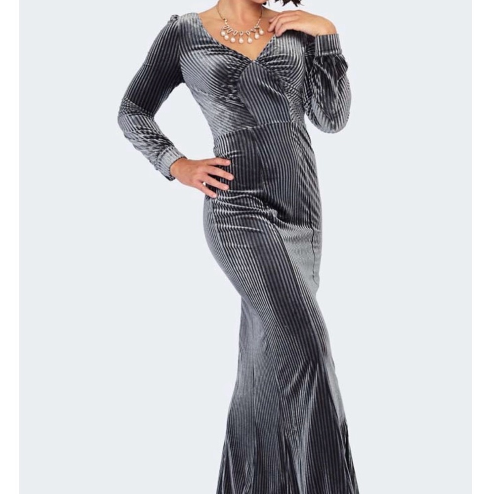 Voodoo Vixen Velvet Long Sleeve Evening Dress size S